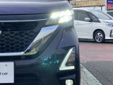 LEDヘッドライトで暗い夜道も明るく照らします。そのうえ省電力です。