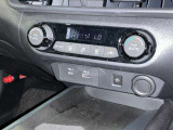 オートエアコン付きなので、温度を設定するだけで車内を快適にしてくれます!