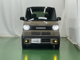 LEDヘッドライトを装備しています。LEDヘッドライトはとても明るく、雨の日や夜間走行も安全・安心です。オートライトコントロール付きで周囲の明るさに応じて自動で点灯・消灯します