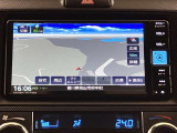 純正SDナビ付き。フルセグでテレビも見れて、CD・DVDの再生もできます。品番NMZK-W73D