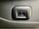 (快適パックに含まれる装備)後席USBポートタイプC・車内で携帯電話などの充電が可能です