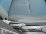 運転席シートにスレがございます。