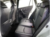 ゆとりある広々とした車内空間は、ドライブを始め買い物やレジャーなど、幅広く活躍します。一人でもみんなとでもお出かけを楽しみましょう!