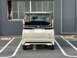 軽自動車に見えない堂々とした後姿です!