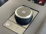 あらゆる路面に対応するテレインレスポンス!ランドローバーの高い技術でオンロードからオフロードまで道を選ばず走行可能。電子制御エアサスペンションはスムーズな車高調整により快適な乗り降りをサポートします。
