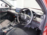 ◆視界広々で非常に運転しやすくロングドライブでも疲れを感じさせないすっきりとまとまったインパネ周りです。