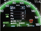外気温と現在時刻の確認をすることができます!携帯がなくても時間や外気温の確認ができるので便利ですよ♪