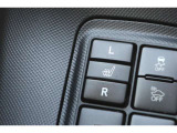 運転席と助手席にシートヒーターが付いています。