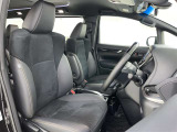 高いホールド性で運転姿勢が安定します。長距離ドライブでも疲れにくいのが魅力です。快適なドライビングライフをお送りください♪