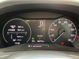 視認性の高いメーター類で、運転に必要な情報を的確に把握できます。運転に集中できる環境をご提供します。