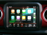 8インチUCONNECTシステムでは、ナビゲーション、フルセグTV、ラジオ、メディア(USB・Bluetooth)、電話、空調、AppleCarPlay(アップルカープレイ)、AndroidAuto(アンドロイドオート)がご利用可能です