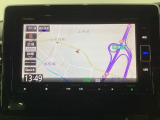 ナビゲーションはフルセグTV対応のGathers純正メモリーナビを搭載しています。Bluetoothオーディオ機能がありますので、スマートフォンなどの音楽も再生できます。