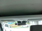 運転席・助手席上に便利な棚が付いています。