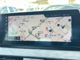 車両の頭脳といっても過言ではない『iDrive・システム』。オーディオ・ハンズフリー・ナビゲーションはもちろん、車両状況・操作説明まで確認する事ができます。