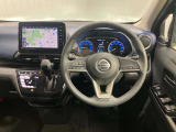 運転席からの視界が左右に広く隅々まではっきりと見渡せます。車の前端も把握しやすく安心して運転できます★