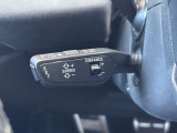 ●アダプティブクルーズコントロール『設定した速度で前方車両に追いつくと、安全な車間距離を自動で調整して前方車両を追従します。長距離ドライブでの疲労を軽減する大変重宝する機能です。』