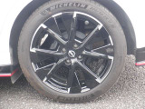17インチアルミホイール!!格好良くてホイールがあなたの愛車をいっそう輝かせます☆