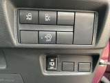 各種、多機能なスイッチが、運転席右側に配置されております。