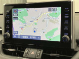純正ナビを装備。タッチパネル式で使いやすく、お出かけもラクラクです。
