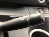ライトスイッチです。「AUTO」にすると外の明るさに応じてスモールライト・ヘッドライトが自動でON・OFFします。夕暮れ時や屋内駐車場、トンネルなどに便利です。