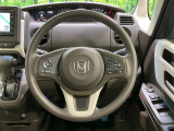 インテリアに合わせたデザインのステアリングは、運転される方のことも考え、運転しやすい形状、大きさです。是非一度、実際に触ってお確かめください。