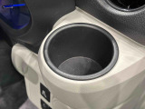 運転席側掘り込み式インパネカップホルダー
