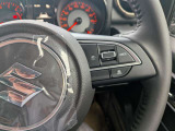 スイッチ類が使いやすく配置された操作周り。運転中でも直感的な操作が可能なレイアウトです。