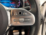 メモリー付きパワーシートが装備されている車両はシートの位置・ドアミラーの角度・ハンドルの位置を3名まで記憶出来ます。