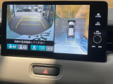 【マルチビューカメラシステム】専用のカメラにより、上から見下ろしたような視点で360度クルマの周囲を確認することができます☆死角部分も確認しやすく、狭い場所での切り返しや駐車もスムーズに行えます。