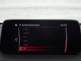 【マツダコネクト】ラジオ・テレビ/Bluetoothオーディオ、その他アプリケーションなどの機能で楽しむことができます。