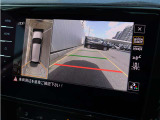 車両周囲を上から見下ろしたように確認できるアラウンドビューカメラを装備。