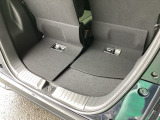 ☆リアシートは分割して前方にスライドしますので荷物の大きさに合わせてスペースを確保できます☆