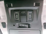 両側電動スライドドアを装備しています。狭い駐車場でも安全に開閉でき、さらに間口が広く乗り降りもし易いですよ。