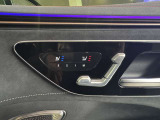 メモリー付き電動シートも装備されておりますのでシート位置を3パターン記憶できます。