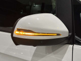 納車前整備は、メルセデスベンツ国際認定メカニックによる最新の検査ライン等の施設が充実した当社工場で入念に行います。メルセデス・ベンツの定める厳しい基準をクリアしたお車のみをご案内させて頂きます。