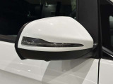 納車前整備は、メルセデスベンツ国際認定メカニックによる最新の検査ライン等の施設が充実した当社工場で入念に行います。メルセデス・ベンツの定める厳しい基準をクリアしたお車のみをご案内させて頂きます。