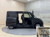 ウェルカム機能付き電動スライドドア。降車時に設定しておけば近づくだけでドアが自動でオープン!とても便利な機能です☆☆