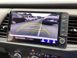 バックモニター付きで、車庫入れやバック時の後方確認をサポート。