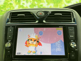停車時に、お好みの映像コンテンツを楽しめます。お子様連れのご家族にもおすすめです。