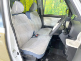 運転席シート廻りは使用感も少なく、良好な状態となっています。丁寧に使われていたことがよくわかりますね。