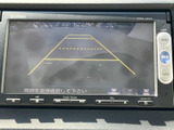 後方の状況を安全確認できるモニター画面です。狭い道や駐車時も、より安心して運転できます。運転に自信がない方にもおすすめです。