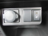 運転席にはシートヒータが完備♪