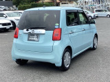 プライバシーガラスが装備されています。外を見るときには気にならずに、後方車両からは車内が見えにくい設計になっております。