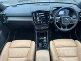 XC40 B4 AWD インスクリプション 4WD 
