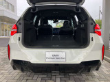 ラゲッジルームの広さもX3の魅力です!後席の背もたれを倒すと更に広大なスペースが!
