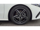 ●純正18インチホイール『ブレーキダストが出やすい輸入車には、アルミホイールコーティングがおススメ!無機質ガラスを使用した当社オリジナルコーティング!ぜひご検討下さい!』