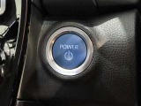 スマートキー装備車なので、キーを取り出さなくてもエンジン始動が可能です。