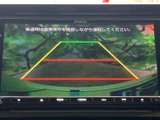 後方確認をサポートするモニターです。駐車時の安全性向上に貢献します。運転に不安を感じる方にもおすすめです。視認性の高い画面です。