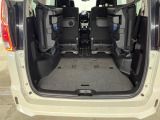 普段のお買い物や通勤、送迎等に十分な荷室スペースを確保しております。セカンドシートを倒すと、大きな荷物の積載も可能です♪