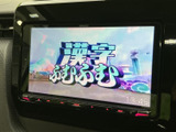 停車中にテレビや動画を楽しめる機能が備わっています。長距離移動も退屈知らずで、快適な時間を過ごせます。